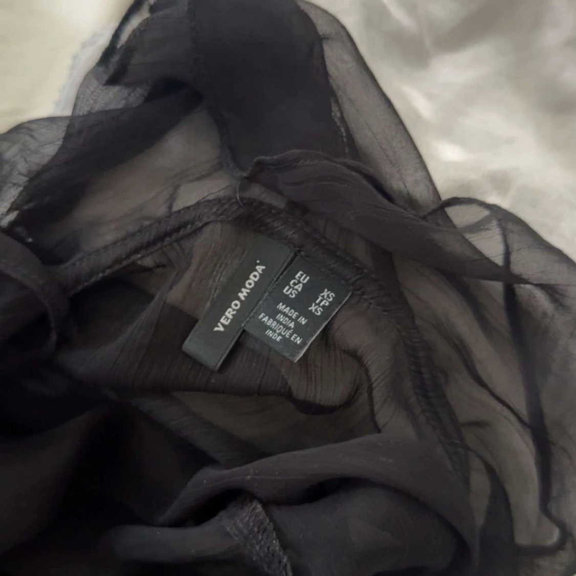 Svart transparent blus från Vero Moda - 3