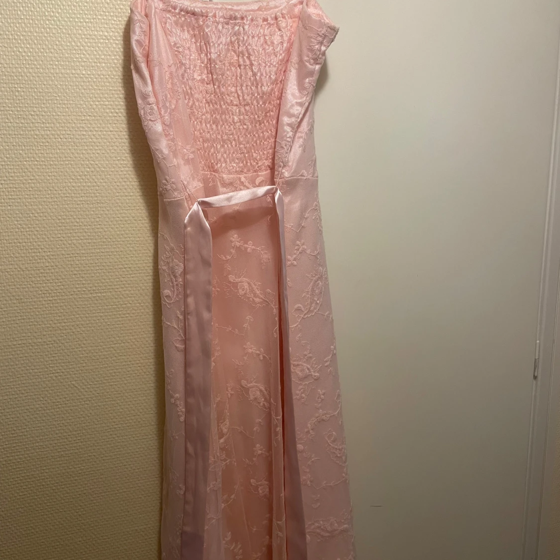 Ljusrosa långklänning från Vila - 4