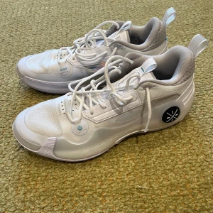 WOW 10 Low - Hel vita WOW 10 Low. Använda 3 gånger, extremt bra skick.