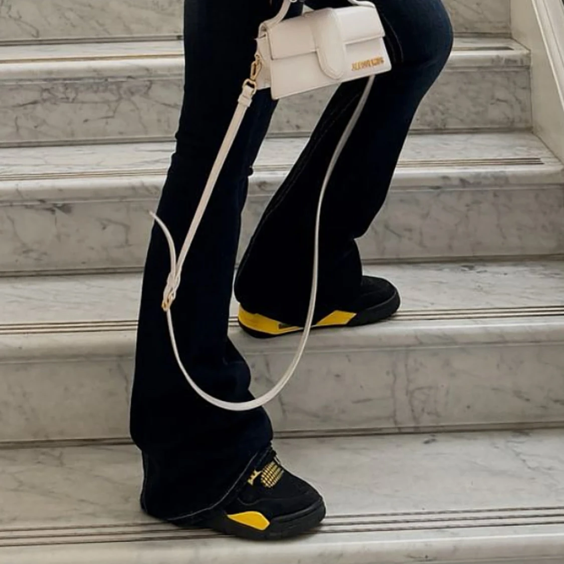 Nike Air Jordan 4 Retro svart/gul (thunder) - 3