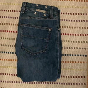 Tramarossa jeans - Skitsnygga exklusiva jeans från tramarossa till bra pris. Gamla jeans som inte tillverkas längre. Skriv vid frågor eller funderingar👊👊