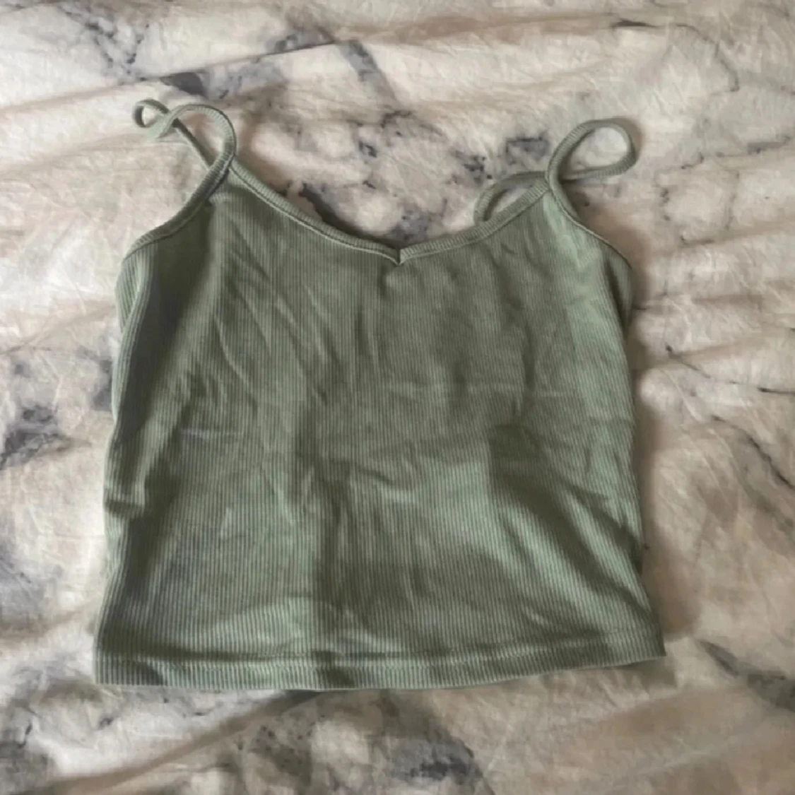 Ljusgrön ribbad linnetopp från SHEIN