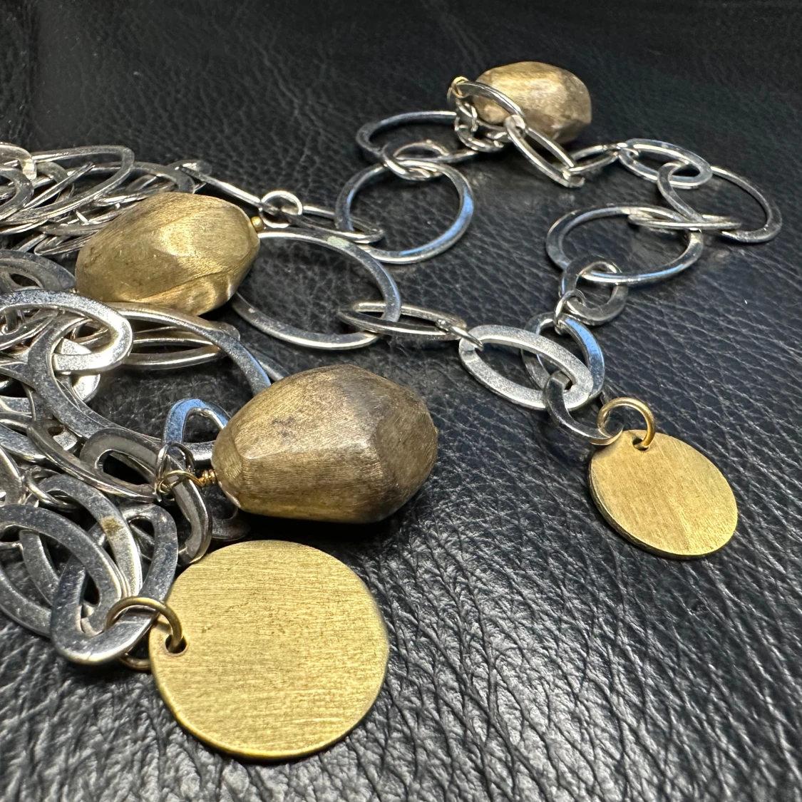 Chunky vintagehalsband i silver, brons och guld - 100 cm långt - 00-tal - Från svenska Miss Dee  - 3