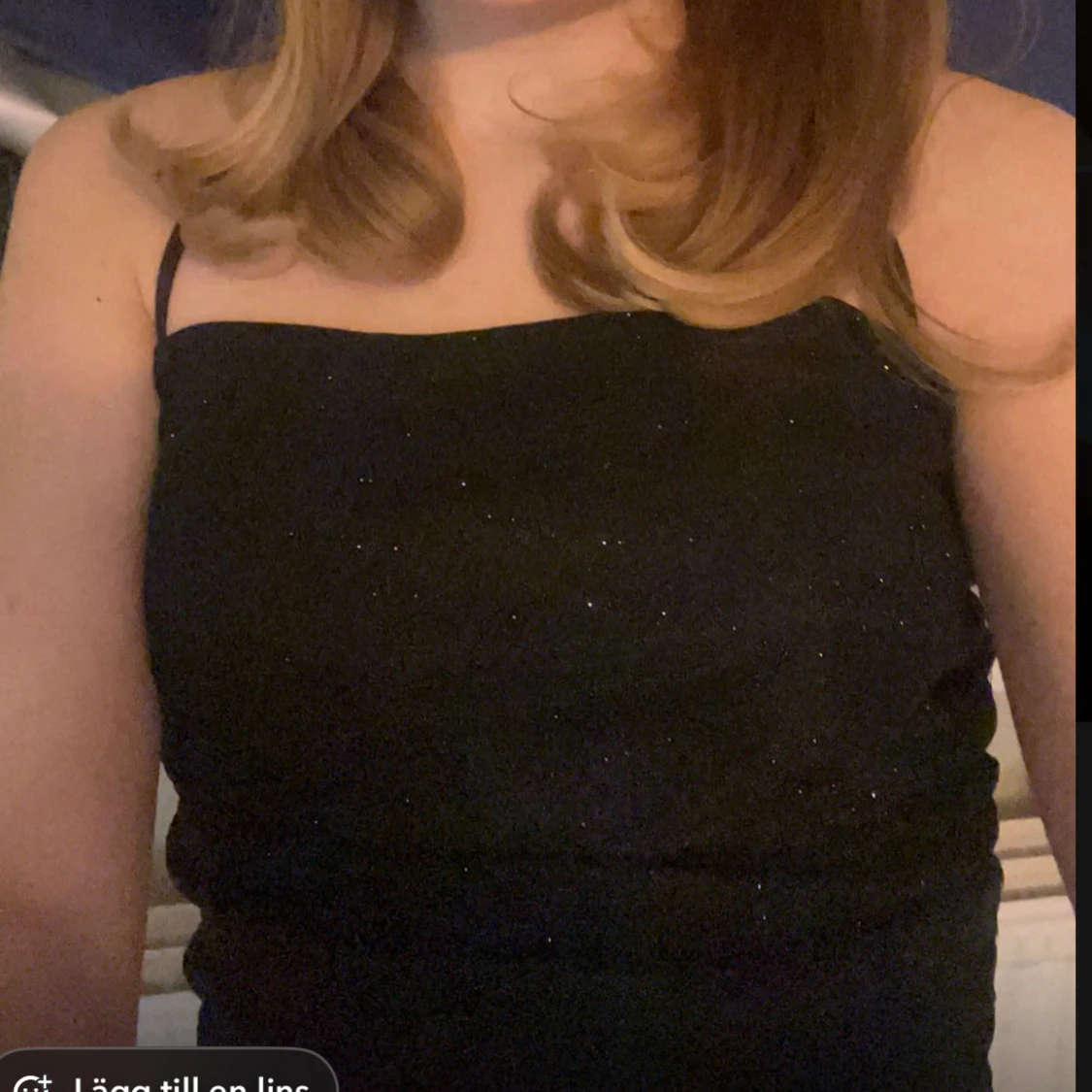 Säljer massa toppar från SHEIN för 15 kr st. Svart glittrig linnetopp med smala band - 1