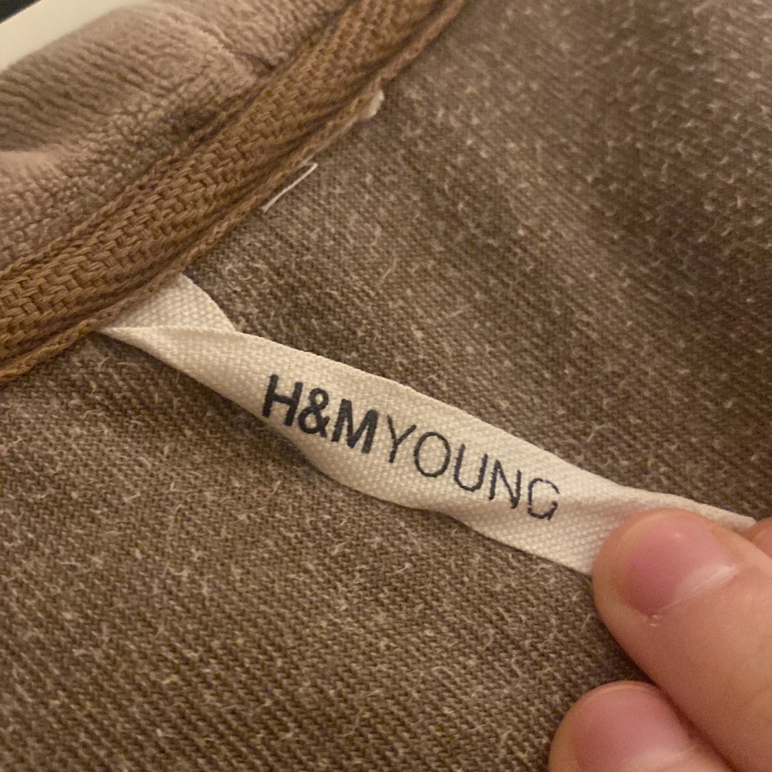 Brun hoodie med dragkedja från H&M Young - 3