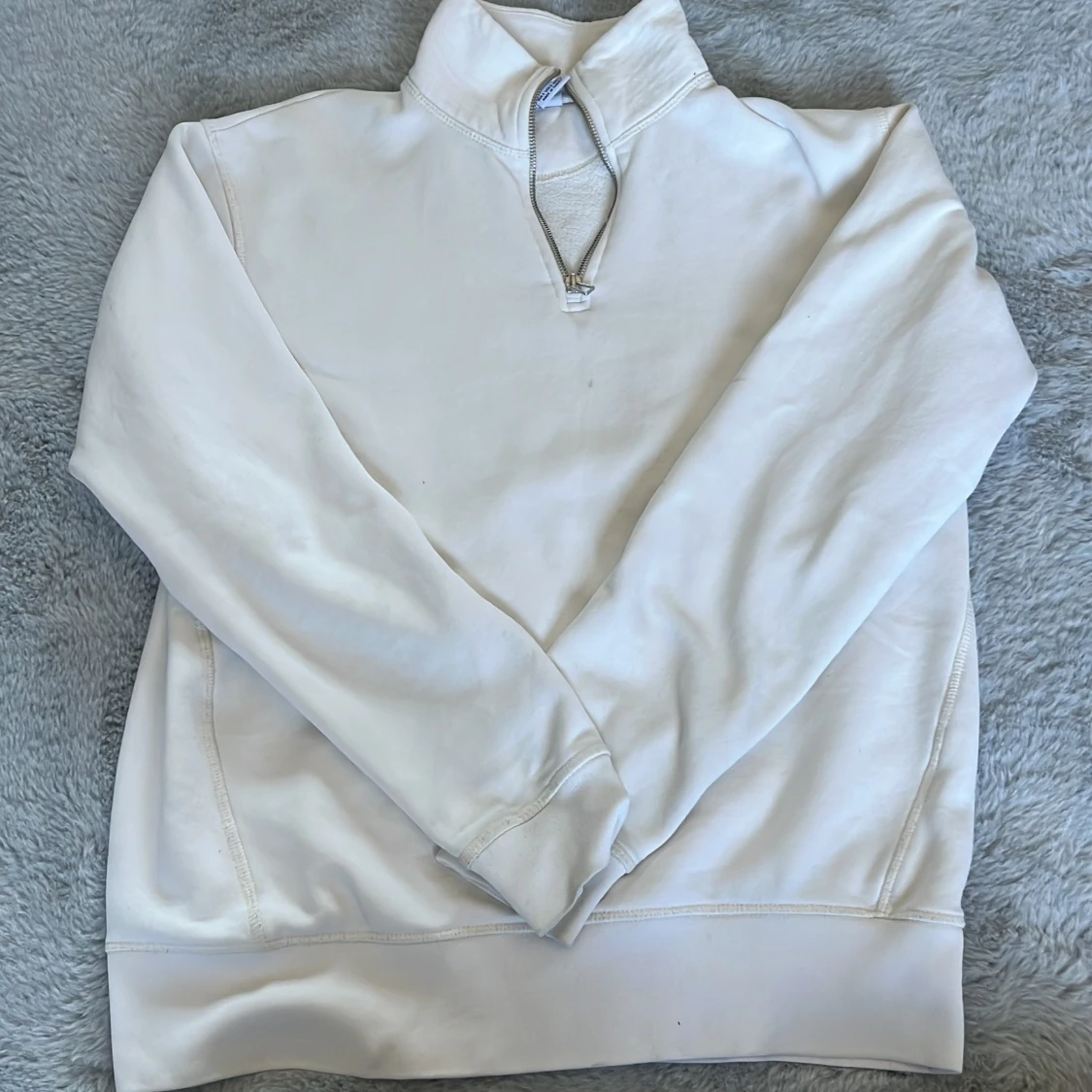Vit halvzip sweatshirt från Zara
