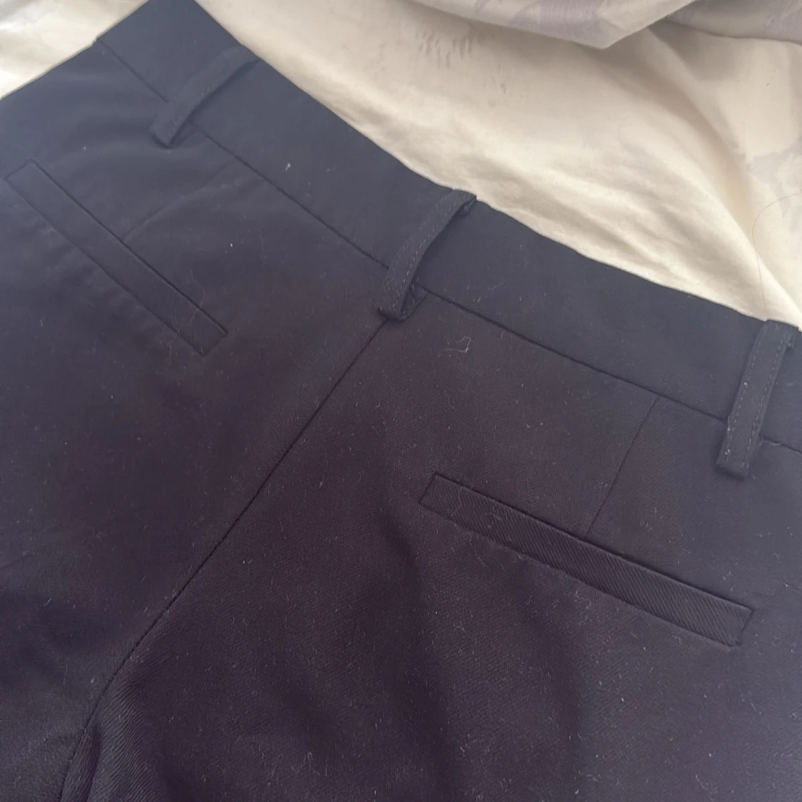 Svarta kostymbyxor från Nelly - 3