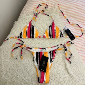 Bikini - Säljer denna super snygga bikini i storlek S ifrån NA-KD. Helt oanvänd, endast testad!! 💞