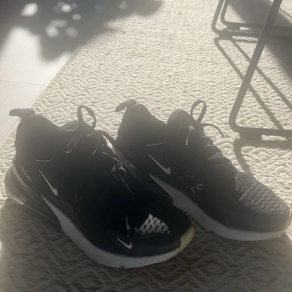 Svarta Nike Air Max 270