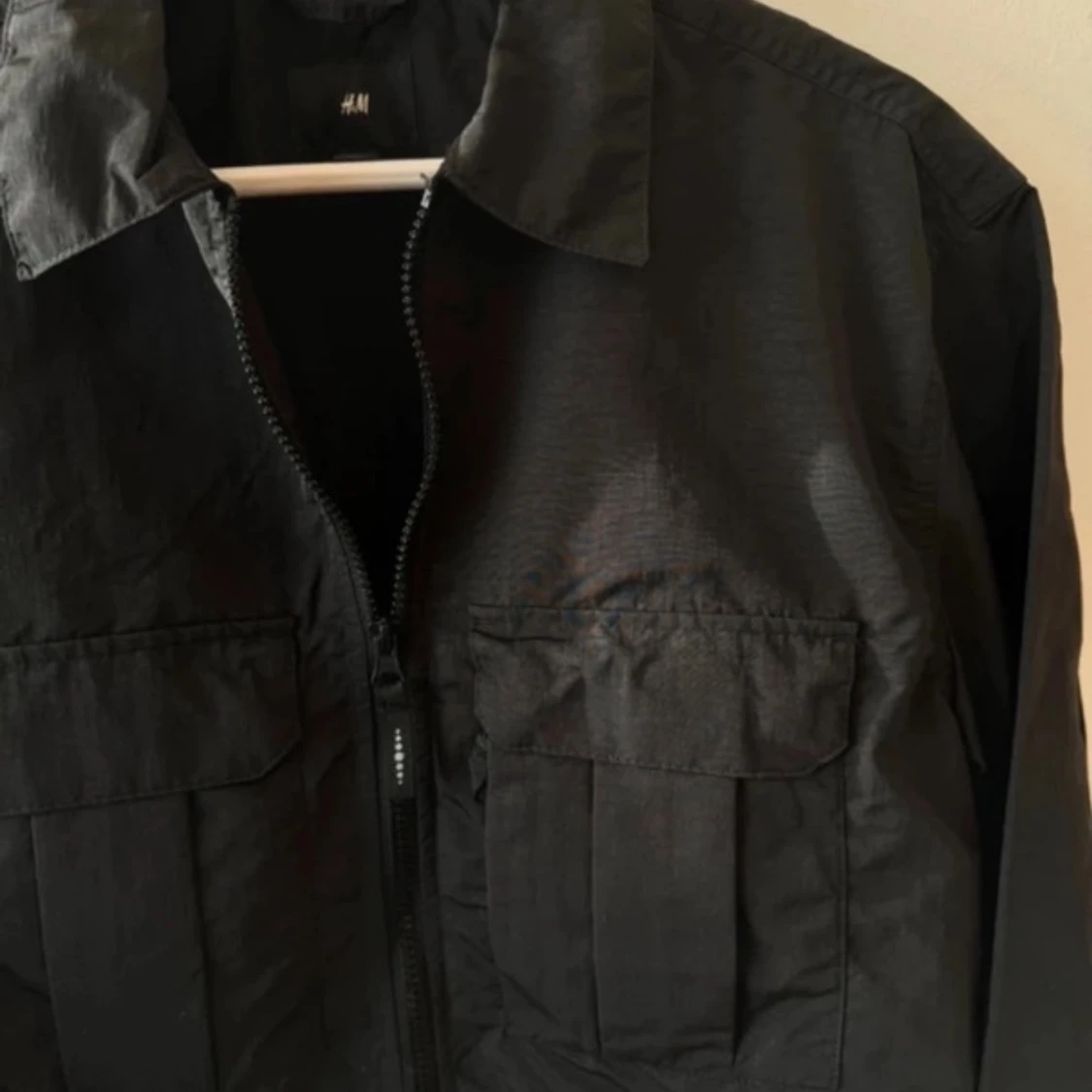 Svart overshirt/ vår jacka från H&M - 1