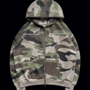Sett från Named Collective  - NAMED COLLECTIVE! Aldrig använt. Direkt från Named Collective (USA). Säljer pga fel storlek. Extremt bekvämt material, riktigt snygg streetwear-look med synliga sömmar. Båda plaggen är i storlek XS!  Det här settet säljs inte längre och är svårt att få tag på i Sverige. Kostade totalt ca 3000 kr inkl. frakt och tull. Mitt pris: 2299kr! Priset går absolut att diskutera, det är bara att höra av sig angående frågor!🥰