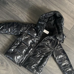 calvin klein jacka - fin jacka utan defekter❣️