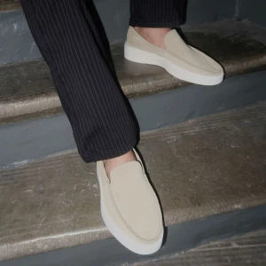 Montén Loafers  - Tjena, säljer nu dessa riktigt snygga loafers i italiensk äkta mocka som är ett sample för Montén och har sålt ut vanligtvis. Vid minsta lilla fundering så är det bara att höra av sig.   Limited Edition drop, först till kvarn