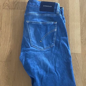Dondup Jeans (Limited Edition) - Säljer dessa sjukt feta dondups som är limited edition i storlek 30! Inga defekter och sjukt feta👌 Hör av dig vid frågor och funderingar🔥
