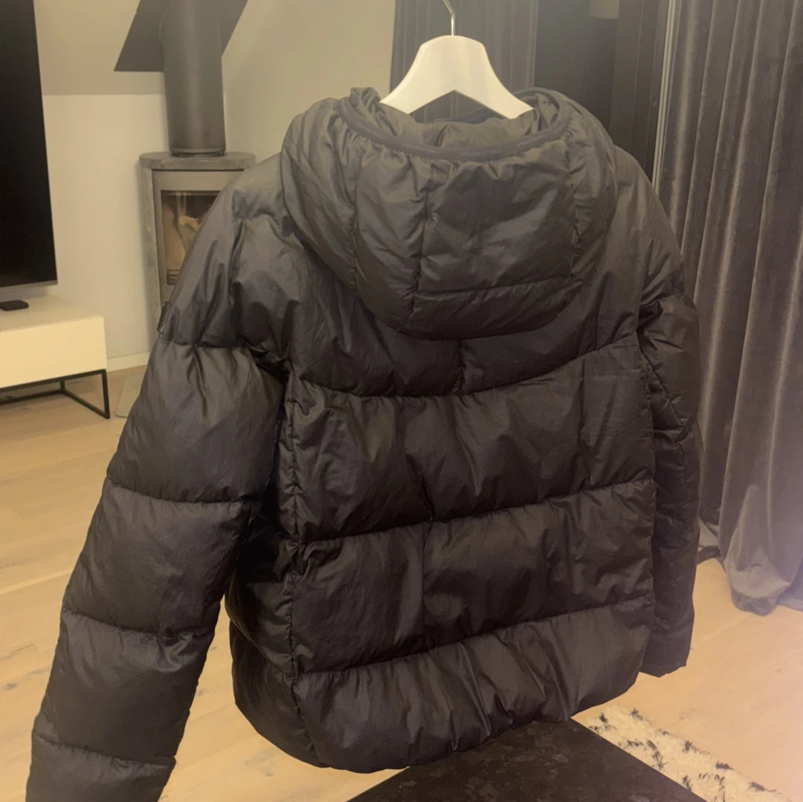 Svart pufferjacka från Peuterey - 1