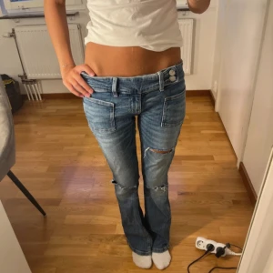 Ljusblåa jeans - Använda två gånger💕säljer då den som inte kommer till användning