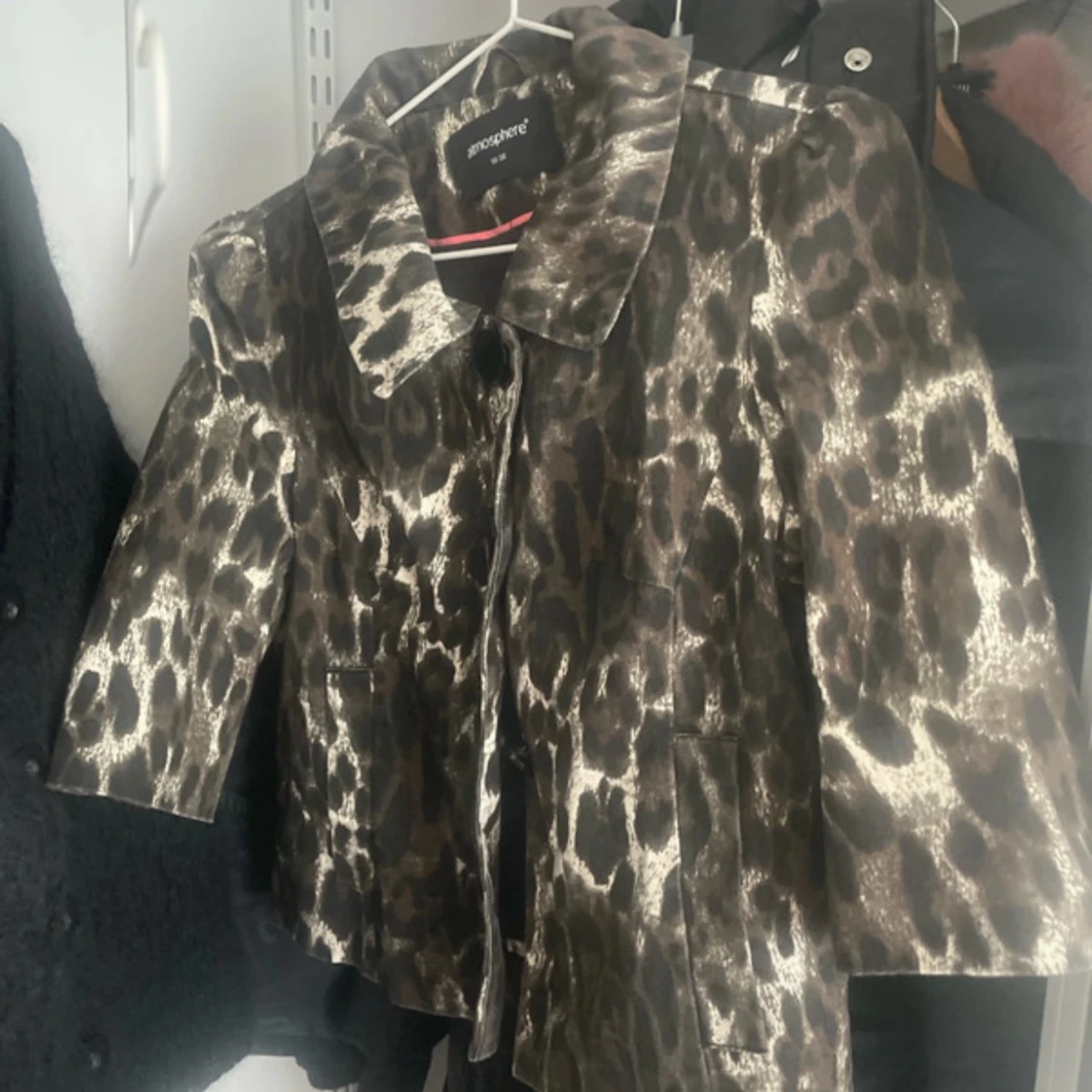 Leopardmönstrad kavaj från Atmosphere - 1