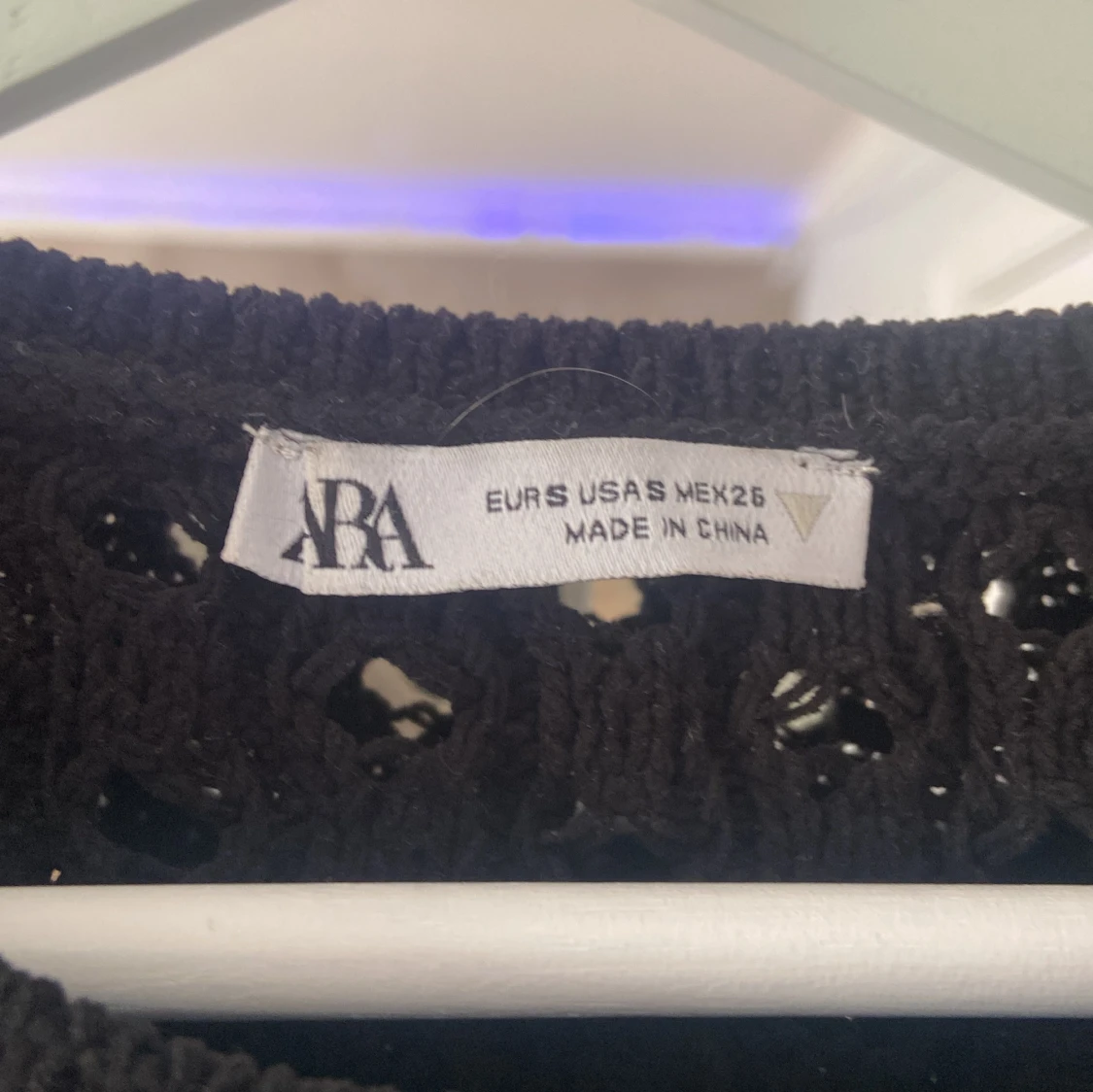 Svart stickad topp med volangärm Zara - 2