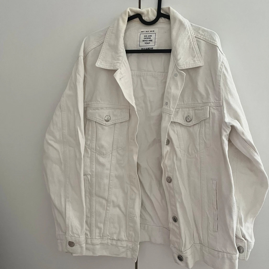 Vit jeansjacka från Pull&Bear