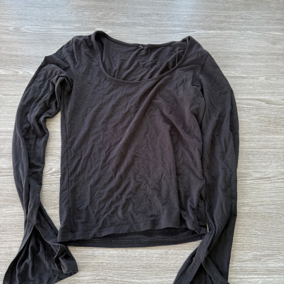 Svart långärmad basic tröja