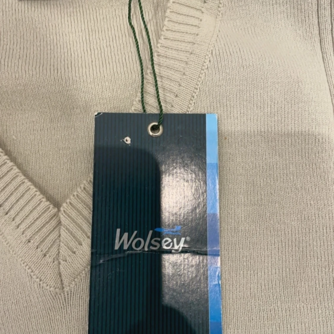 Beige v-ringad tröja från Wolsey - 1