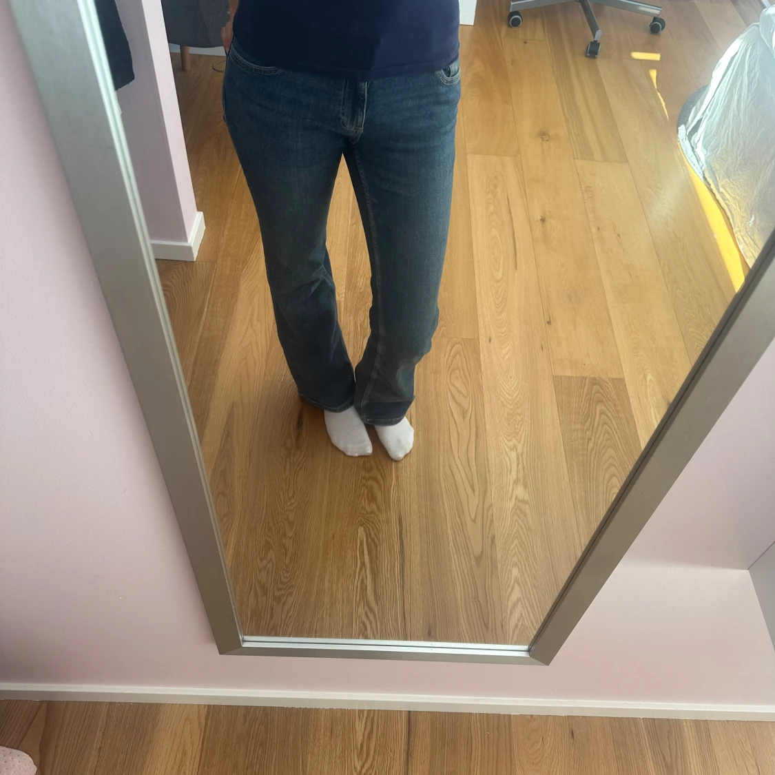 Blå bootcut jeans med normal passform