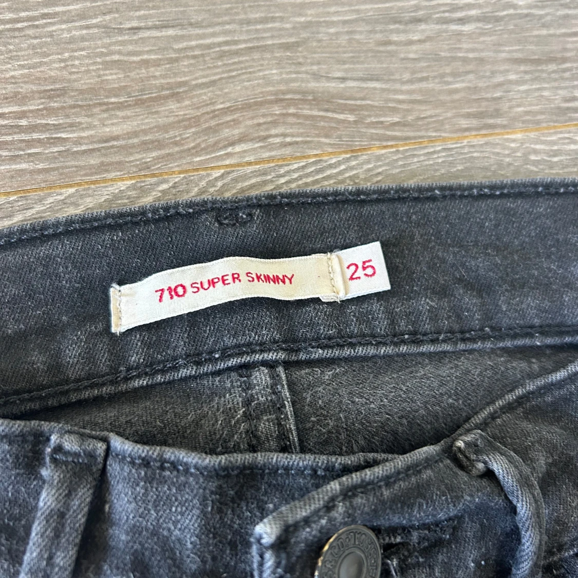 Levi's 710 Super Skinny svarta jeans - 2
