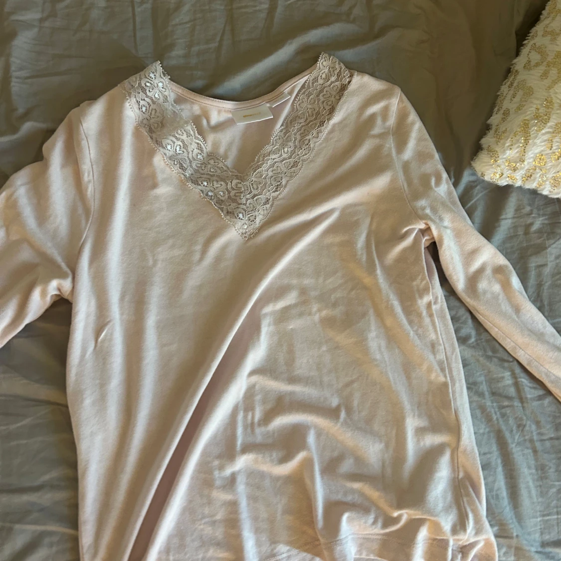 Ljusrosa långärmad topp med spets - 2