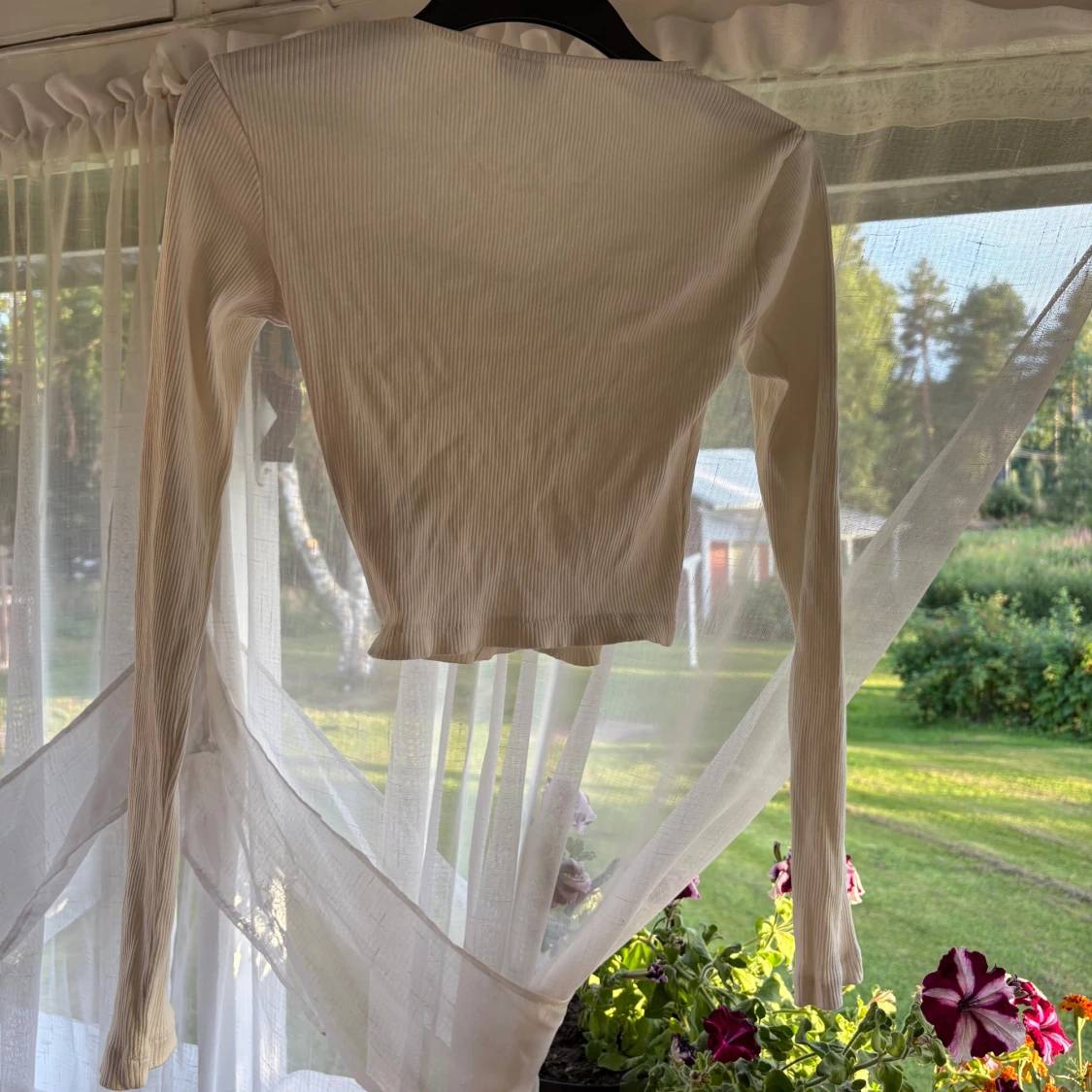 Vit ribbad korsettopp Gina Tricot  - 1