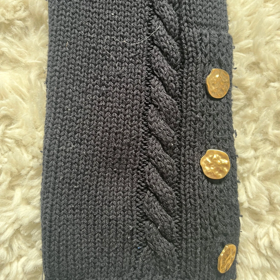 Mörkblå  kabelstickad tröja från Zara - 2