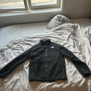 North Face fleece - Storlek M. Använd fåtal gånger. 