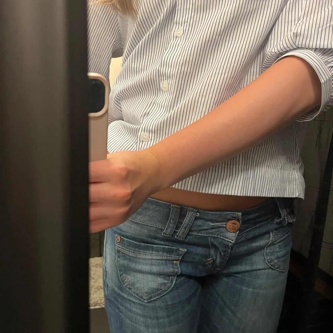 Blå lågmidjade jeans från ONLY  - 2