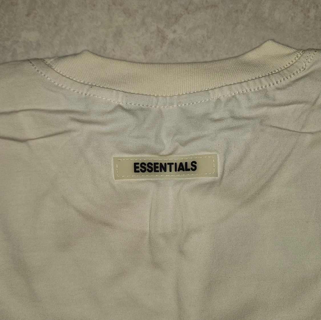 Essentials beige t-shirt i bomull - 4