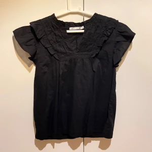 Svart blus - Svart blus från Lager 157😊