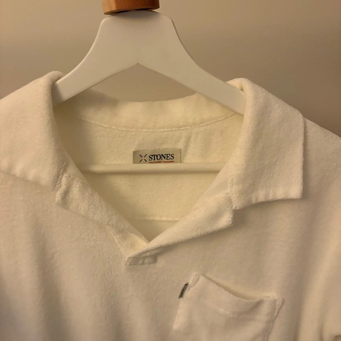 Vit frotté t-shirt från Stones - 1