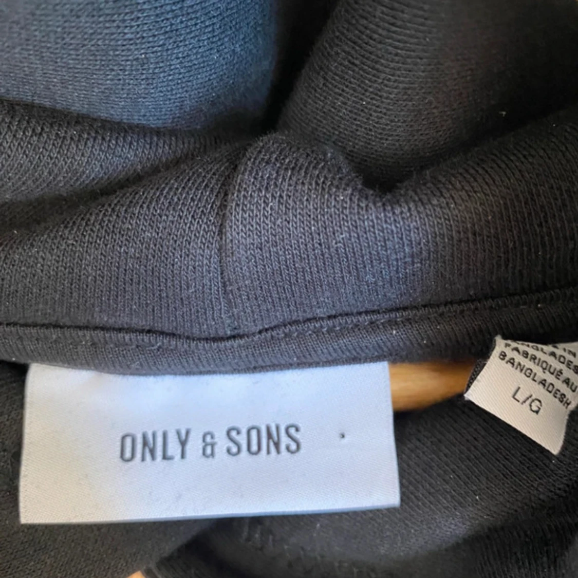 Svart hoodie från Only & Sons