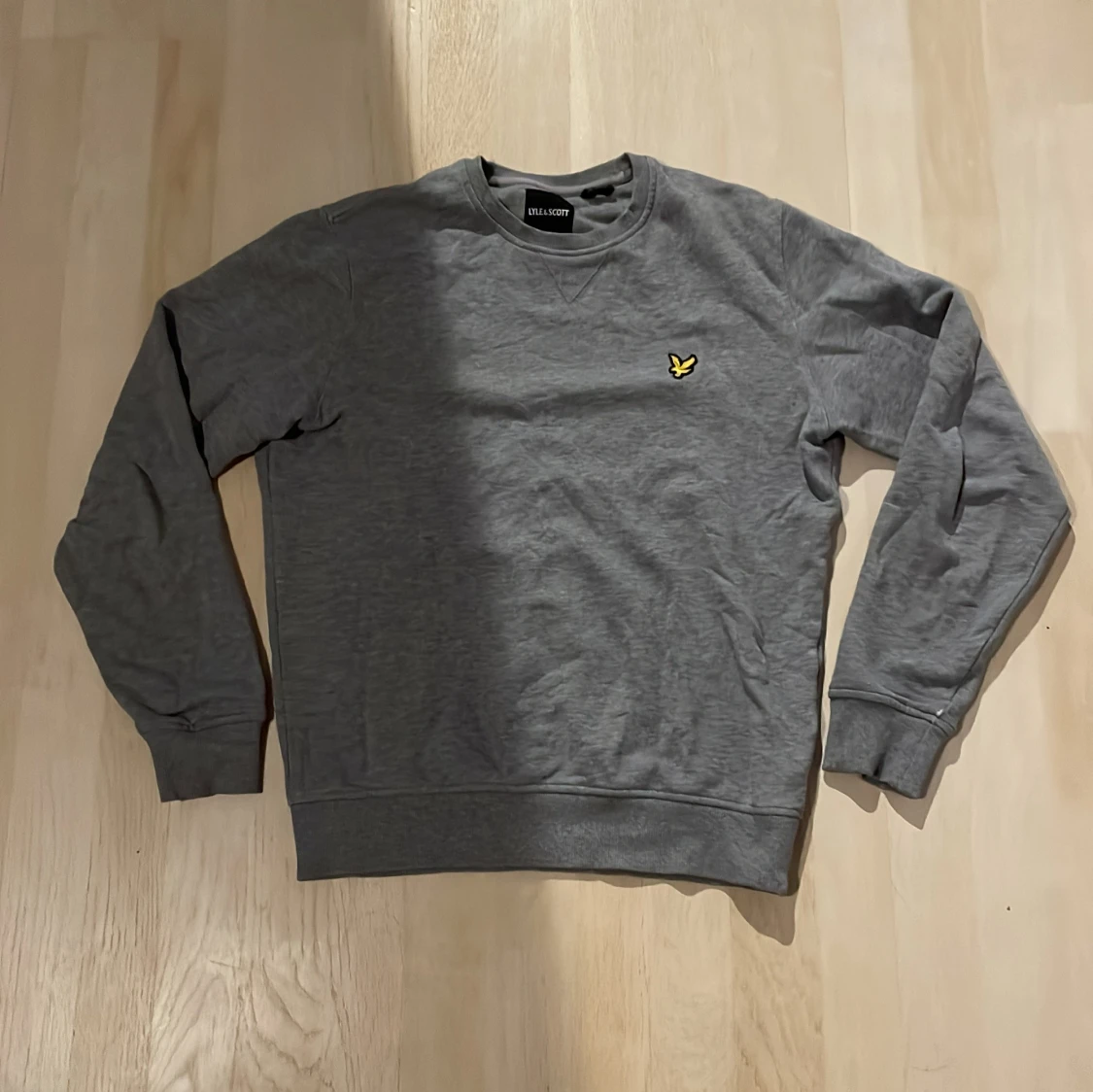 Grå sweatshirt från Lyle & Scott