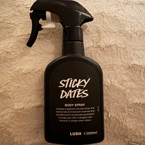 Sticky dates body spray - Använd ca tre gånger. Nästan helt full. Pris kan diskuteras. 🤍