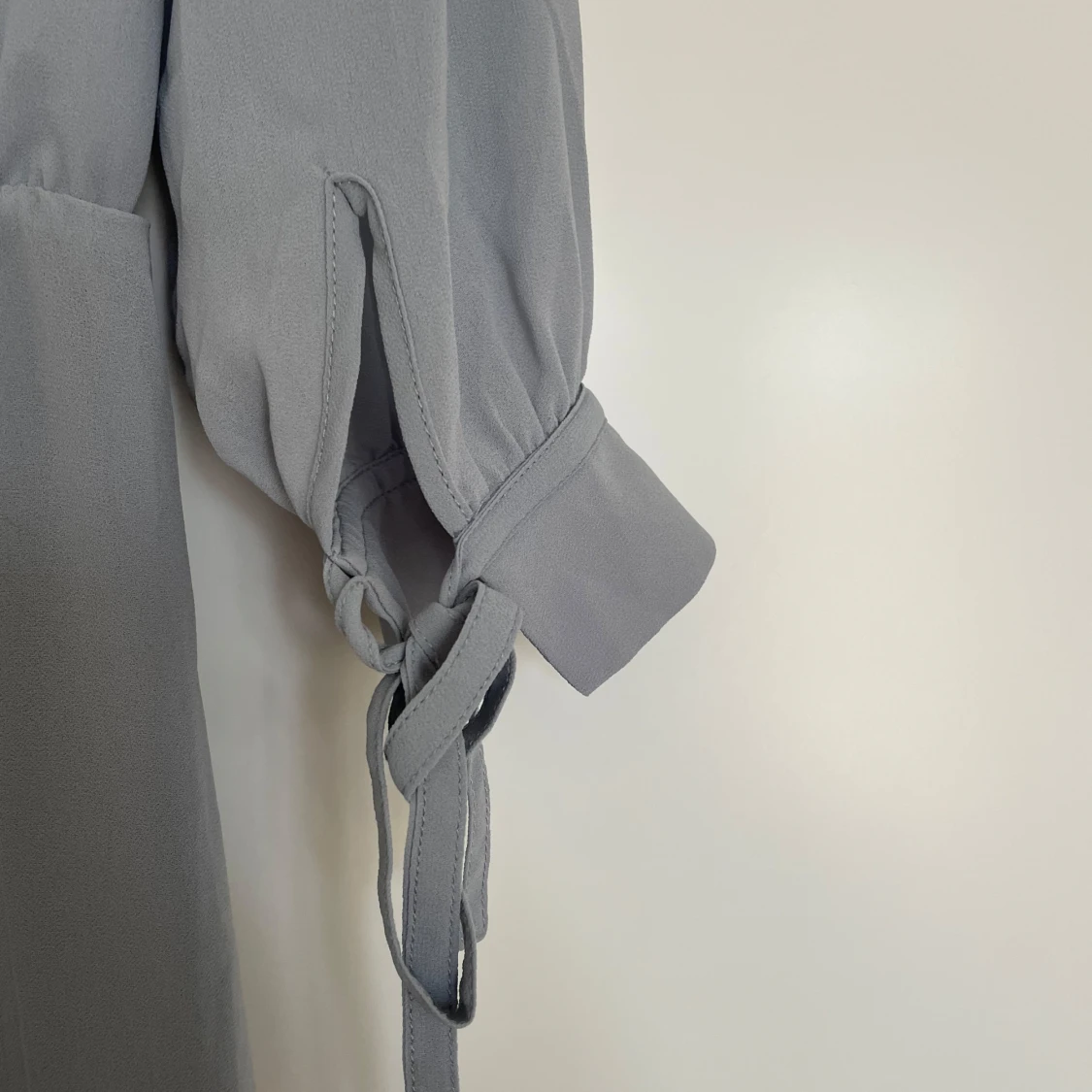 Grå omlottklänning från H&M - 3