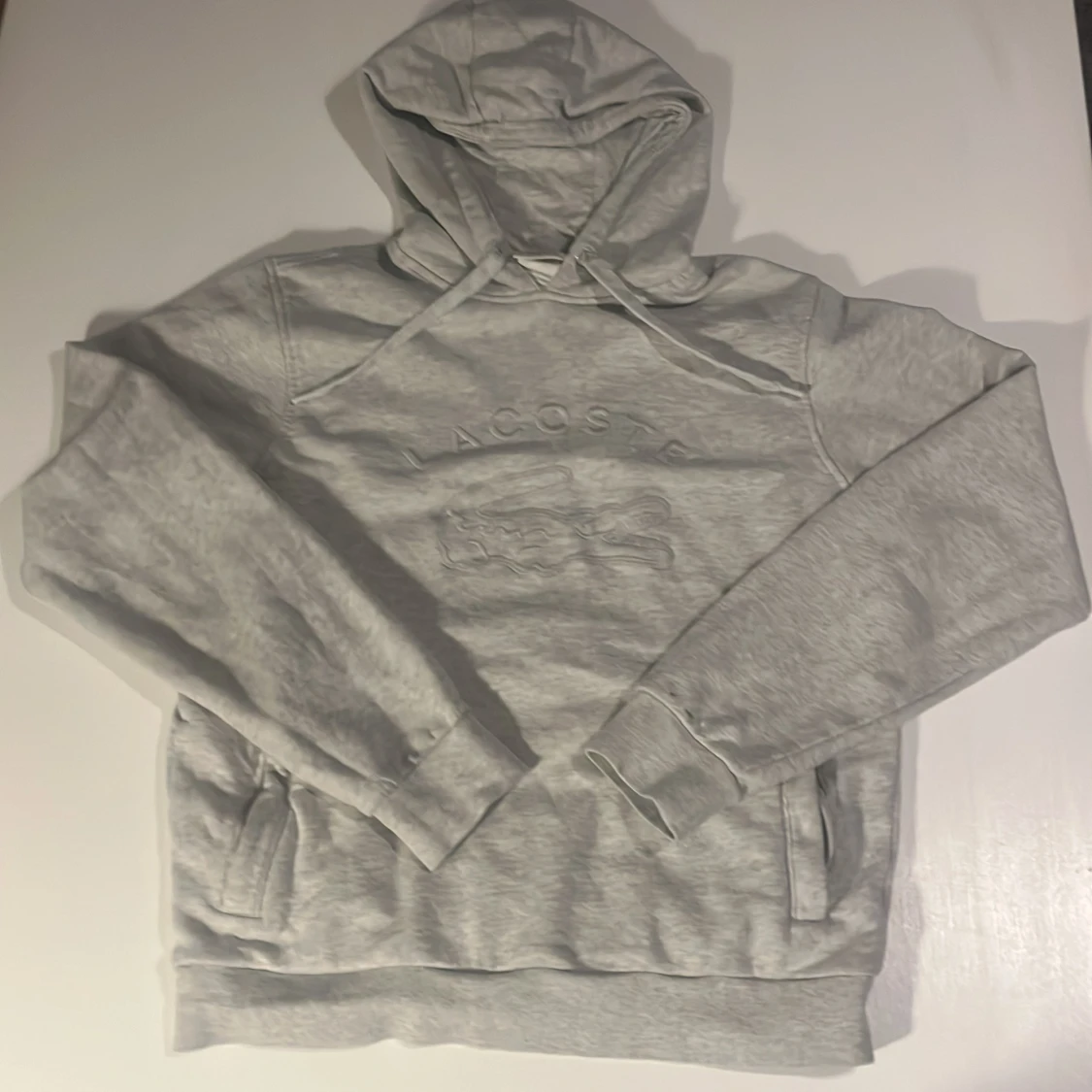 Grå hoodie från Lacoste Sport