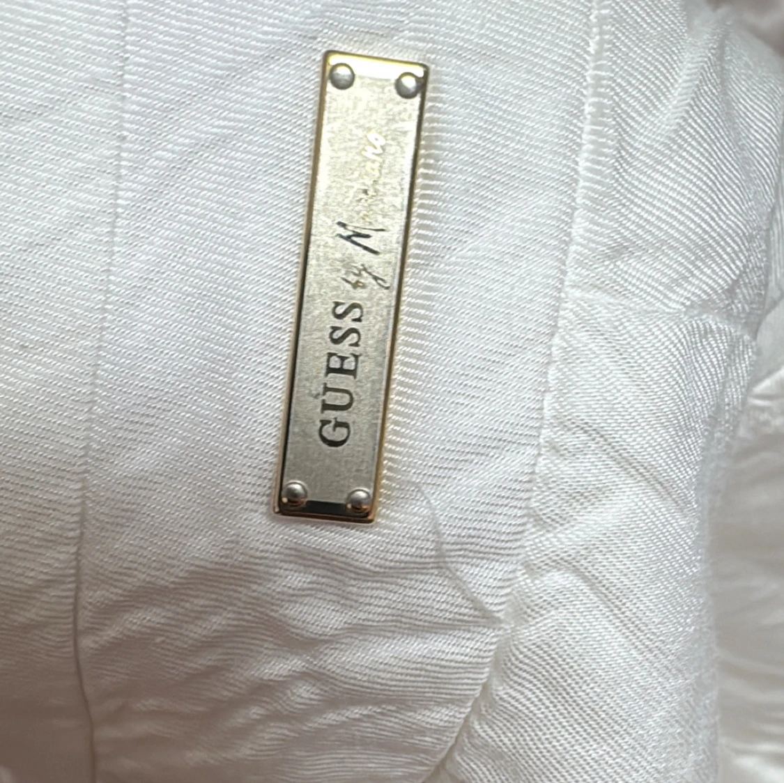 Vita shorts från Guess by Marciano - 2