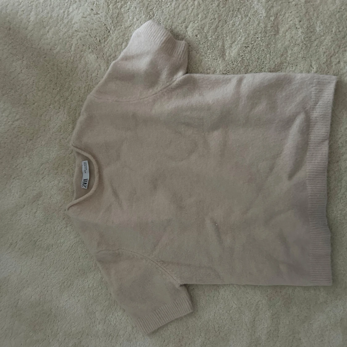 Beige stickad tröja från Zara