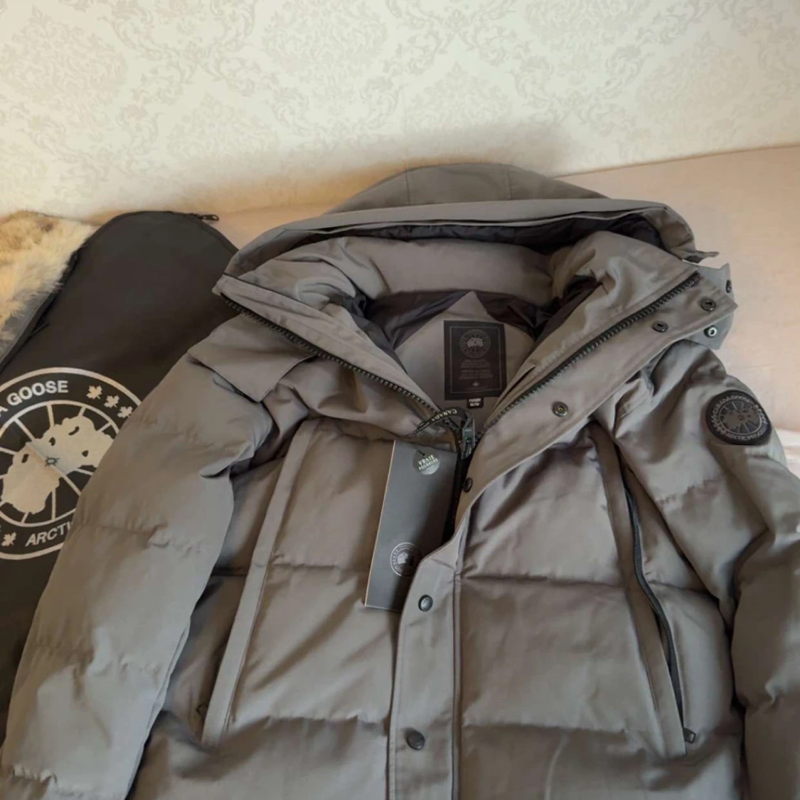 Grå Canada goose wyndham black label