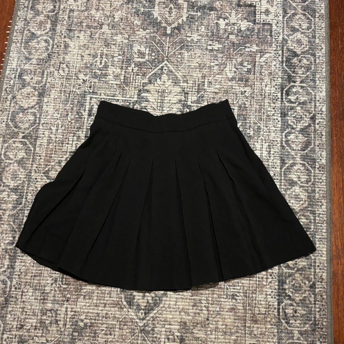 Svart plisserad kjol Stradivarius S