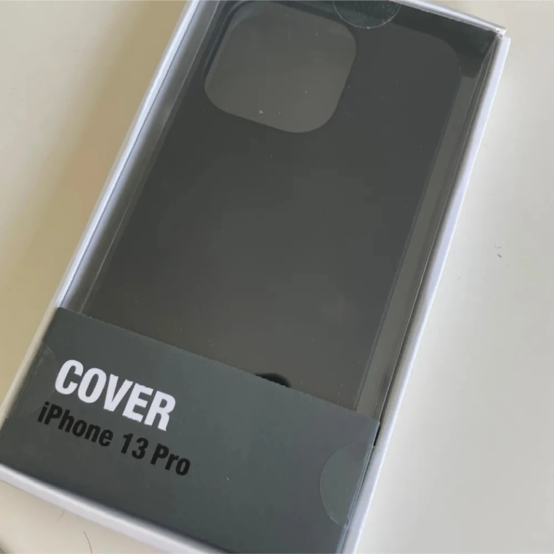 Svart mobilskal iPhone 13 Pro 