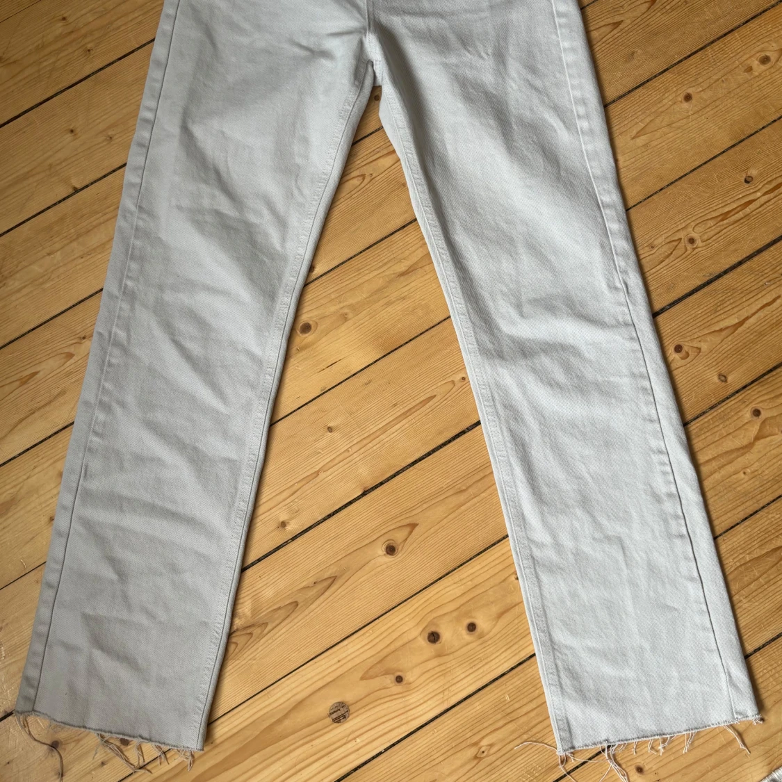 Ljusgråa raka jeans - 1