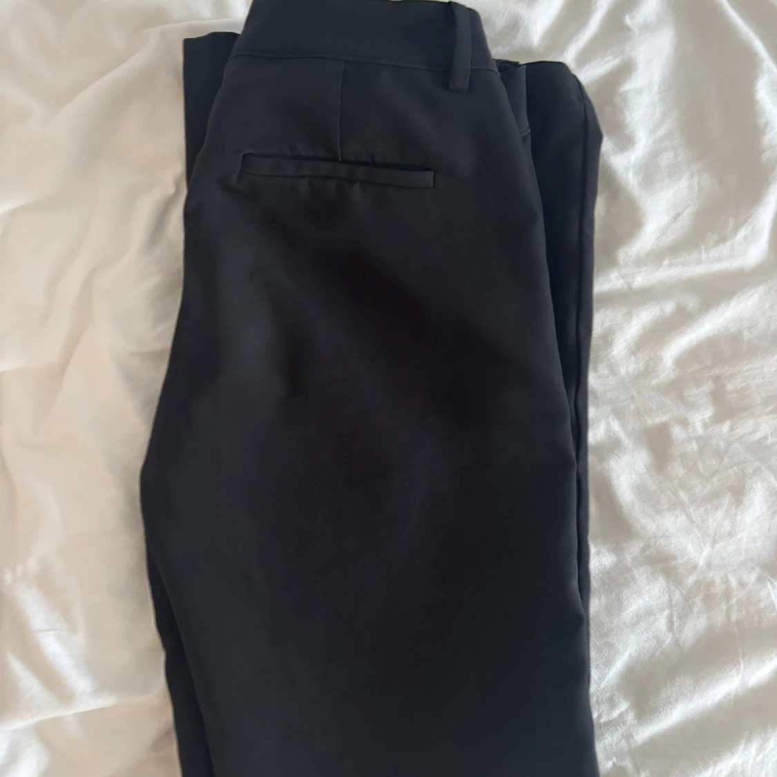 Svarta kostymbyxor från Bikbok - 2