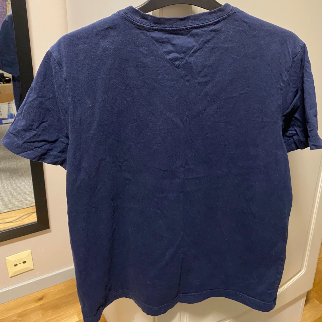 Marinblå t-shirt från Tommy Hilfiger - 1