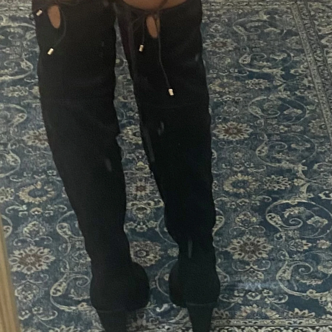 Svarta overknee stövlar med klack - 3