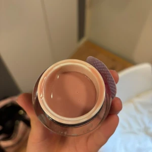 Powder blush gele  - Ca 60 % kvar